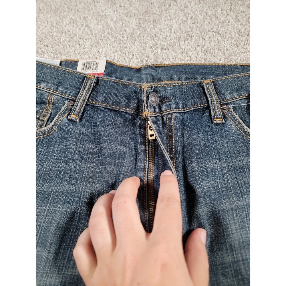 Levis Jeans Men's Size 38X32 550 Relaxed Fit Dark Wash Cotton Tapered Leg NWT
